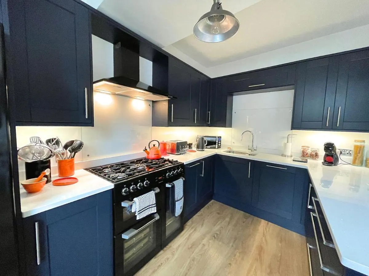 Διαμέρισμα Lovely Comfortable 3Br House With Parking Nether Edge Ηνωμένο Βασίλειο