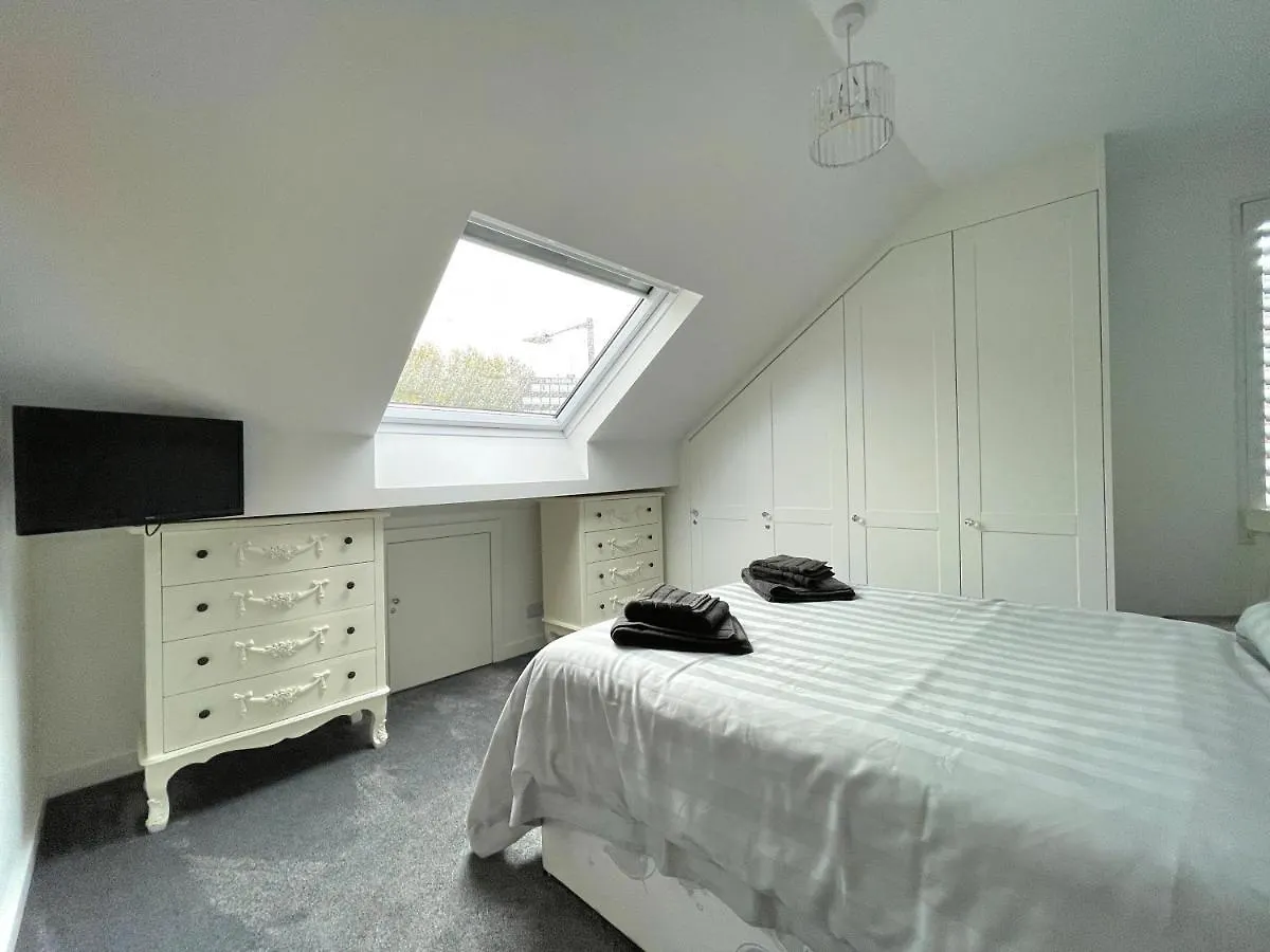 Διαμέρισμα Lovely Comfortable 3Br House With Parking Nether Edge Ηνωμένο Βασίλειο